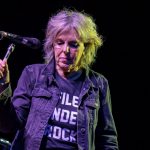 Lucinda Williams anuncia nuevo álbum 'World's Gone Wrong' para 2026