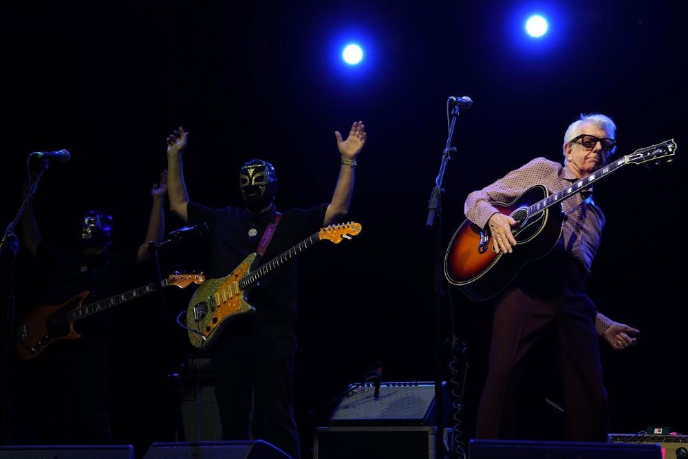 Nick Lowe y Los Straitjackets en Feroe Festival. Imagen cortesía del fotógrafo Ramrod.