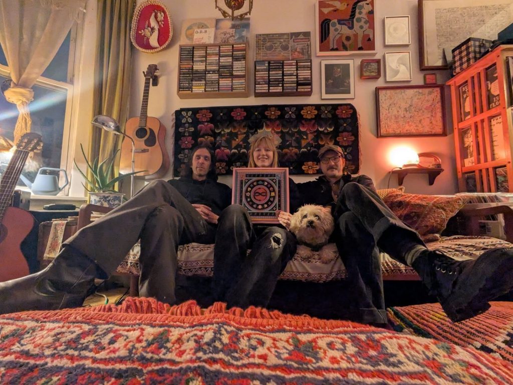 Glyders reafirman con "Forever" lo ya escuchado en "Maria's Hunt", que son una banda a seguir ya disfrutar, entregando un discazo de lo mejor del año.