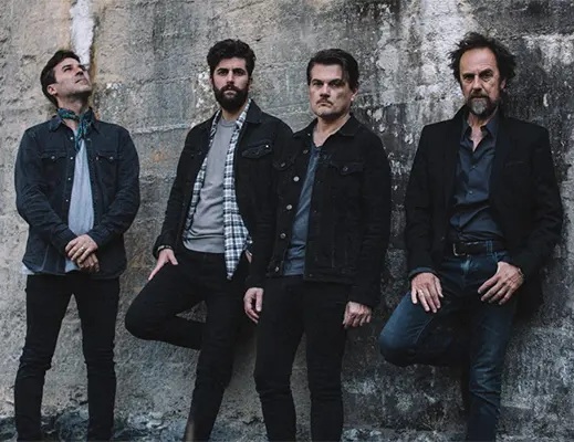 lose hay un hueco en algun sitio