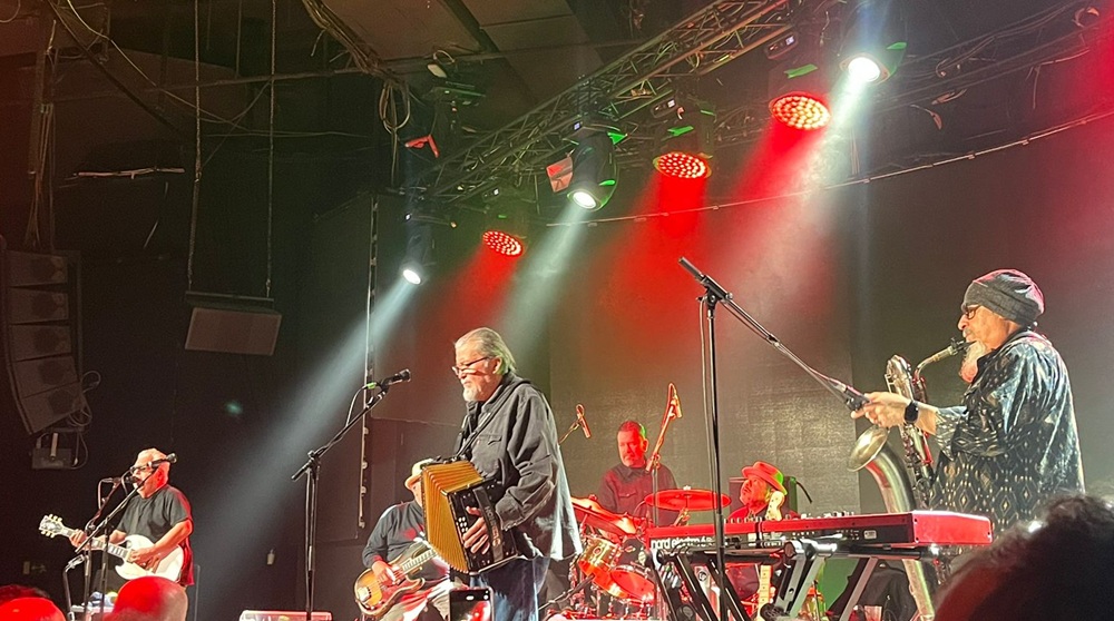 los lobos sala wagon