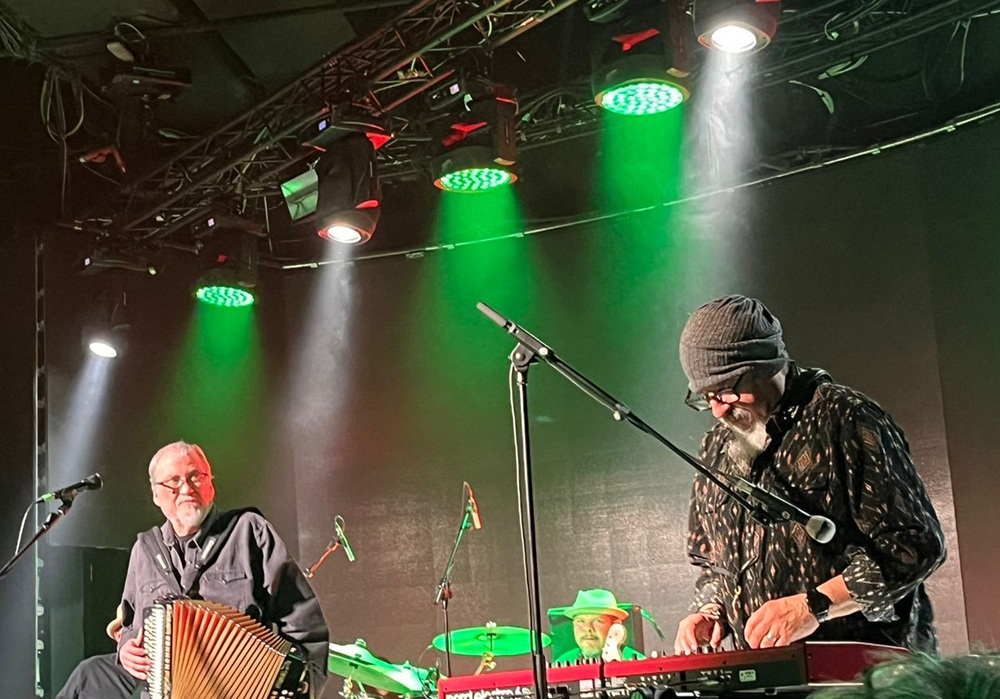 los lobos sala wagon