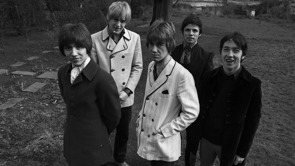 High Voltage: 50 años de la infalible y gloriosa nitroglicerina de AC/DC