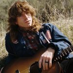 Jesse Welles anuncia su sexto álbum con adelanto del tema que da título al mismo: 'Masks Off'