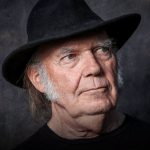 'Casting Me Away From You', adelanto de próximo álbum del maestro Neil Young con The Chrome Hearts