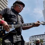 Neil Young adelanta tema que da título a su próximo álbum ‘Second Song' con The Chrome Hearts