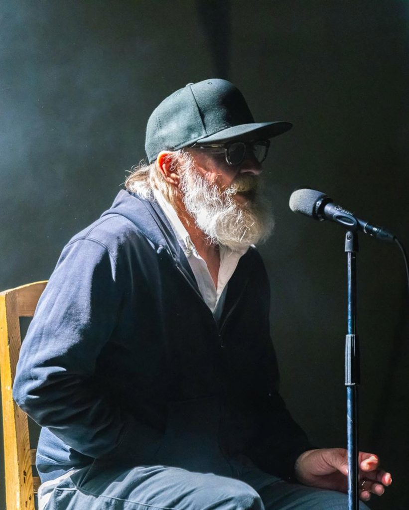 Reseña y crítica sobre Lambchop y su álbum «Punching The Clown», publicado en 2026