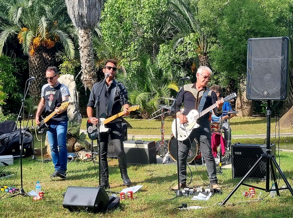 Los Radiadores en el Botànic de Cullera
